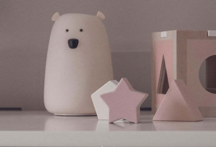 klocki drewniane, brudny róż, lampka misiu